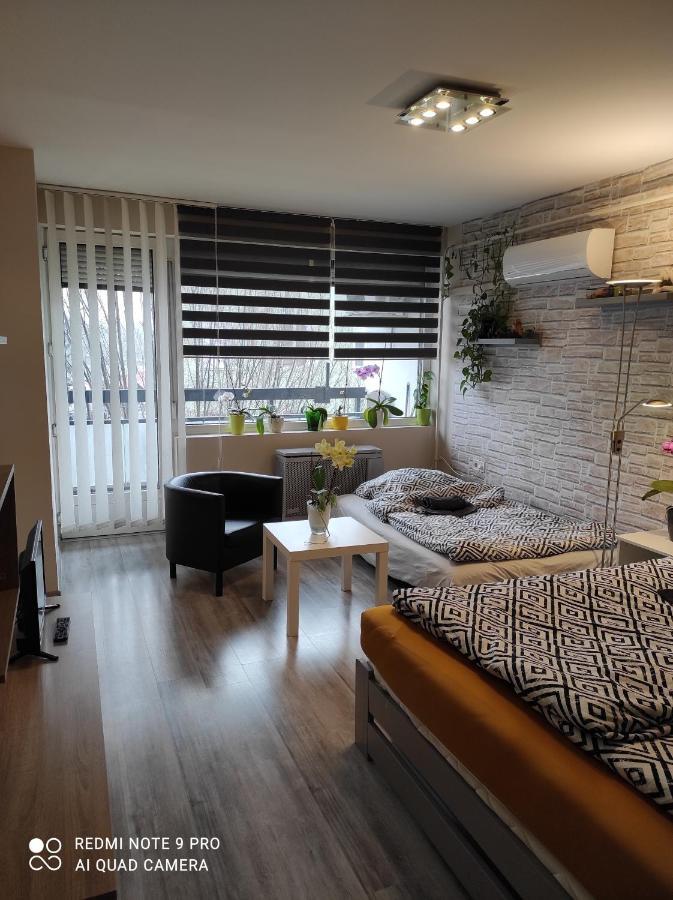 Baross Apartman Kaposvár Eksteriør billede